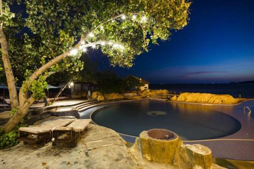 Hotel Rock Water Bay