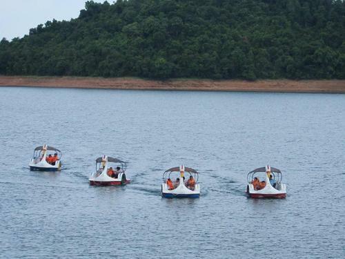 Hotel Phu Ninh Lake Resort