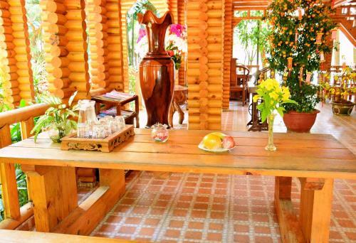 Hotel Phu Ninh Lake Resort