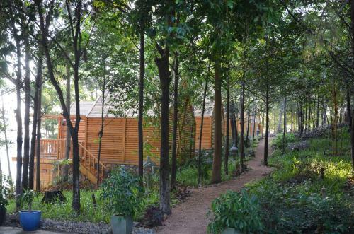 Hotel Phu Ninh Lake Resort