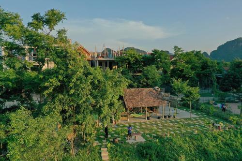 Albergue Village House