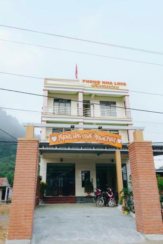 Bed & Breakfast Phong Nha Love Homestay