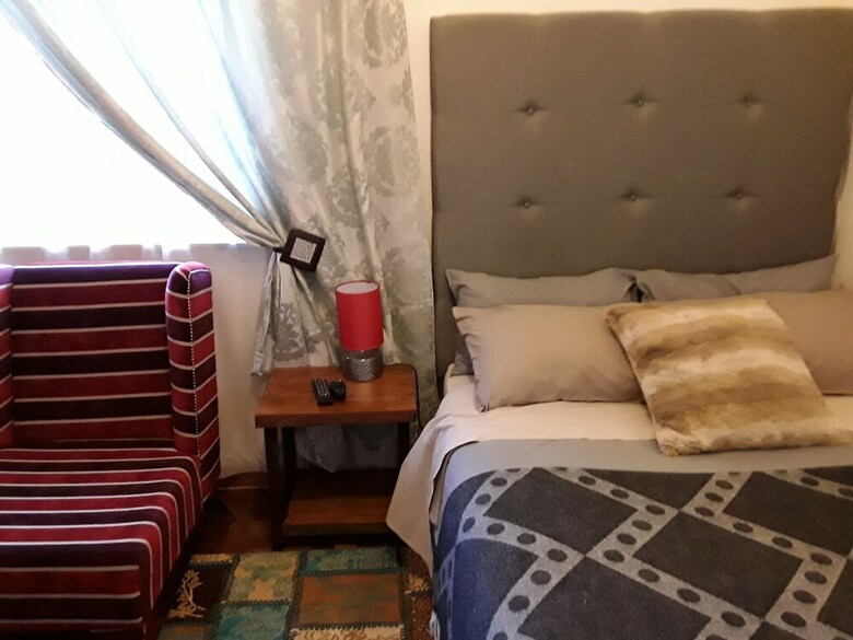 Hostal Victoria Oaks Guesthouse