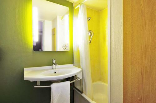Hotel B&B H�tel Chartres Le Forum