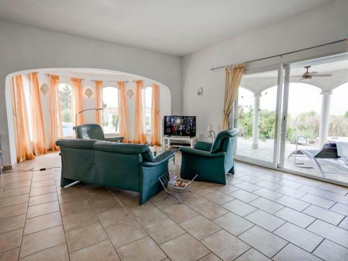Cozy Villa In Oupia With Private Pool And Jacuzzi