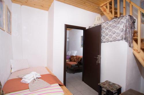 Traditional House Maries