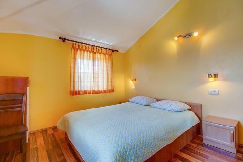 Apartment Nerezine 11815b