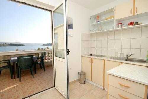 Apartments By The Sea Mrljane, Pasman - 319