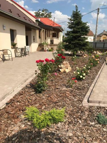 Bed & Breakfast Krist�ly Apartmanok