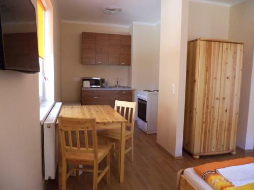 Hostal Nagyhars�nyi Vend�gh�z