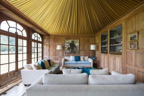 Agroturismo Saint-maclou Chateau Sleeps 28 Pool