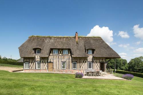 Agroturismo Saint-maclou Chateau Sleeps 28 Pool