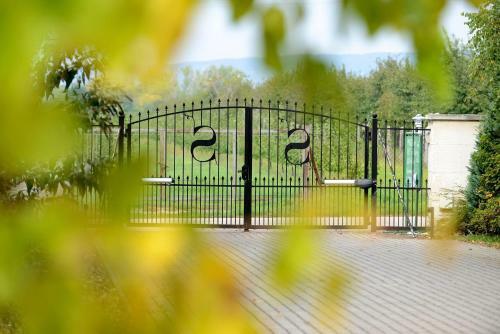 Bed & Breakfast Bikav�lgyi Panzi�