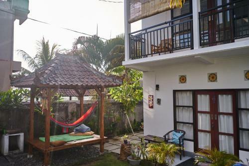 Hostal Padi Surf Villa Medewi