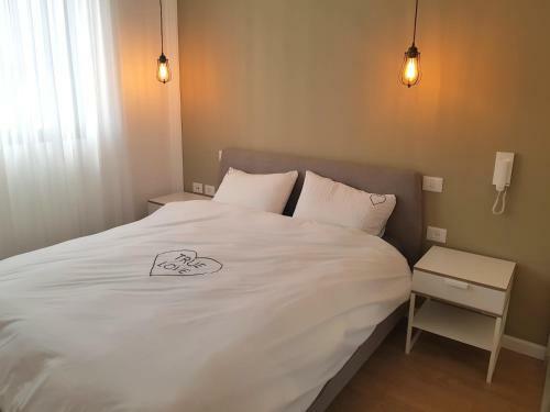 3 Bedrooms Luxury Apartment With Parking In Tlv