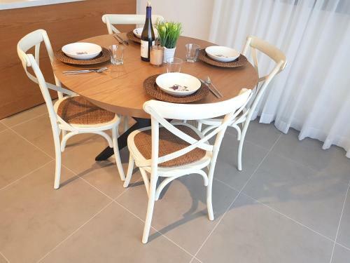 3 Bedrooms Luxury Apartment With Parking In Tlv