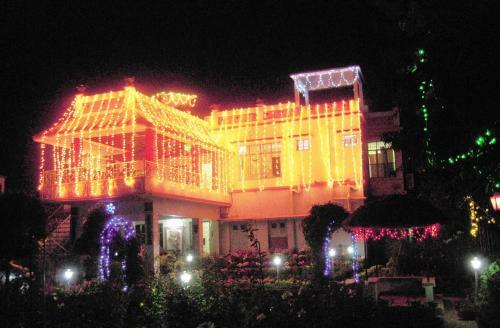 Hostal Rater Tara Diner Rabi Guest House