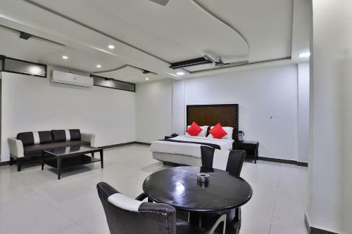 Capital O 38140 Hotel Sukun
