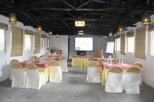 Hotel Aamod At Shoghi
