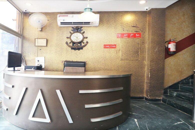 Oyo 4849 Hotel Staywell