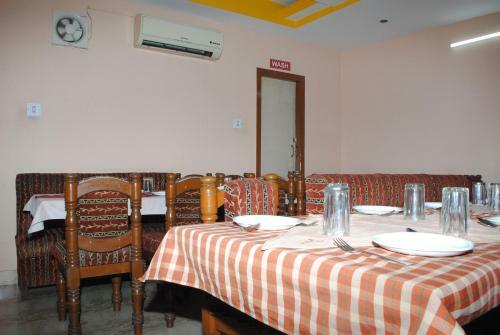 Hotel Pancharatna Paradise
