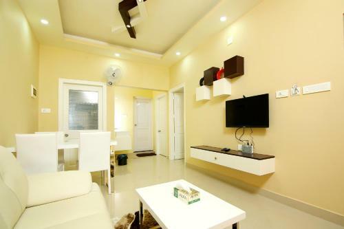 Hotel Two Bedroom Luxury Apartment With Balcony