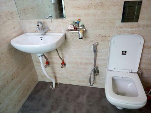 Centrally Located Entire Apartment Near Ito