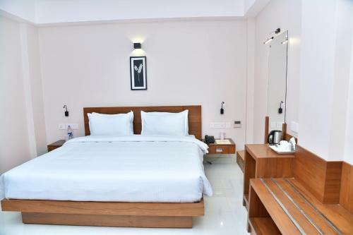 Navaratna Inn - A Luxury Hotel
