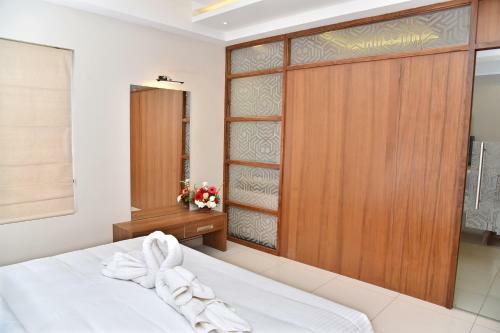 Navaratna Inn - A Luxury Hotel