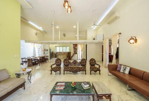 Villa Saffronstays Kamal Farms