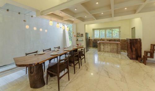 Villa Saffronstays Kamal Farms