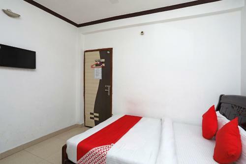 Oyo 15027 Hotel Lotus International