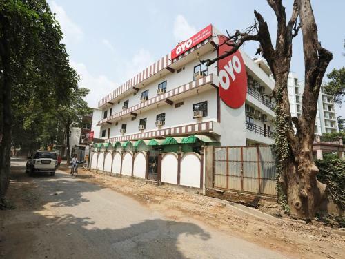 Oyo 15027 Hotel Lotus International