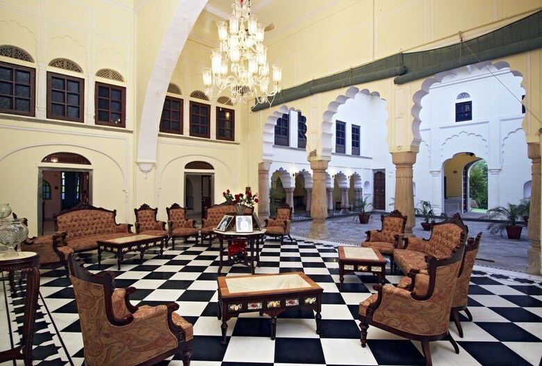 Hotel Patan Mahal