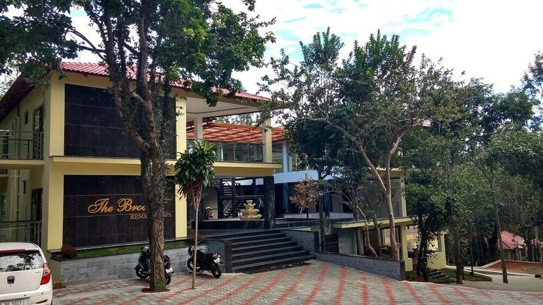 Hotel The Brook Resorts & Spa