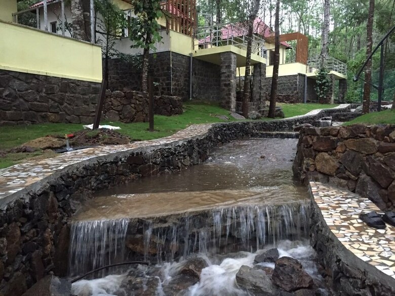 Hotel The Brook Resorts & Spa