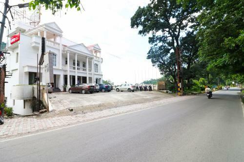 Capital O 3600 Hotel Royal Windsor