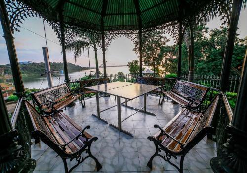 Hotel Mpt Kerwa Resort, Kerwa
