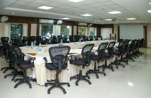 Hotel Mpt Kerwa Resort, Kerwa