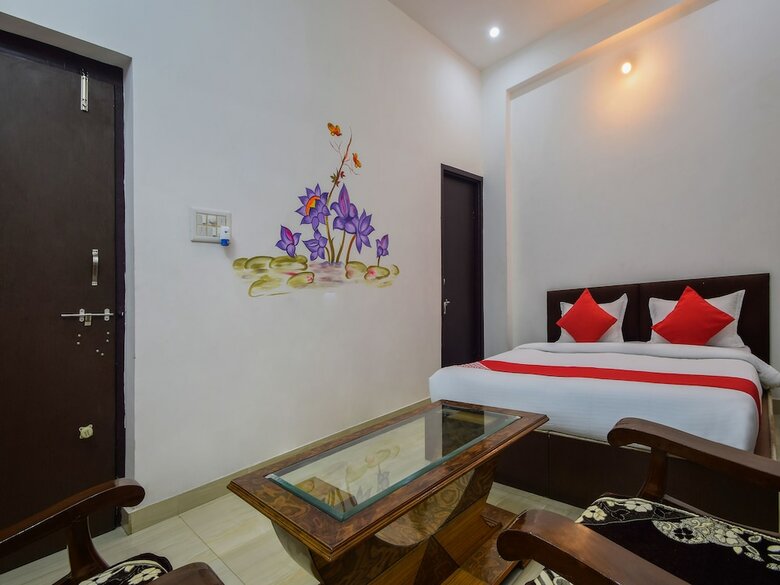 Oyo 10682 Hotel Blue Lotus