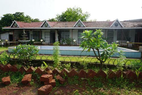 Hotel Sona Villa, The Lake Chalet