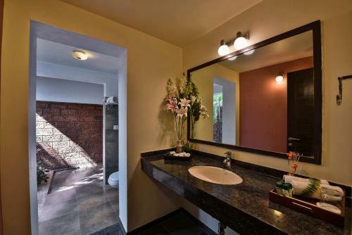 Hotel The Fern Samali Resort