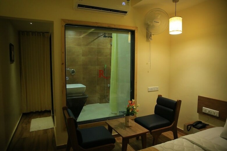 Hotel The Grand Raveta