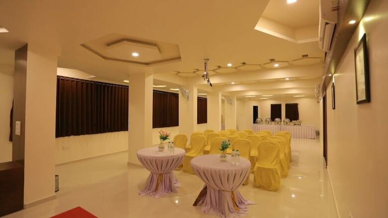 Hotel The Grand Raveta