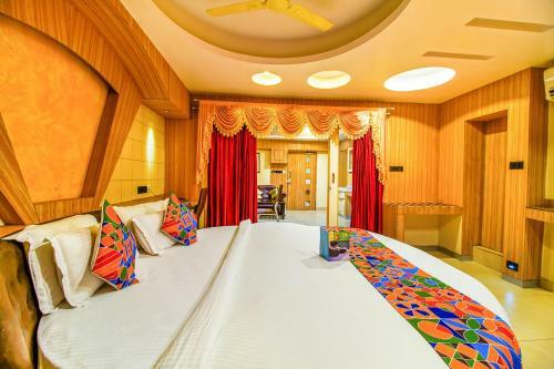 Fabhotel Palash Residency