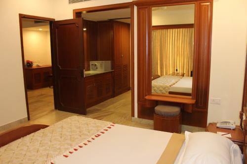 Hotel Paramount Inn