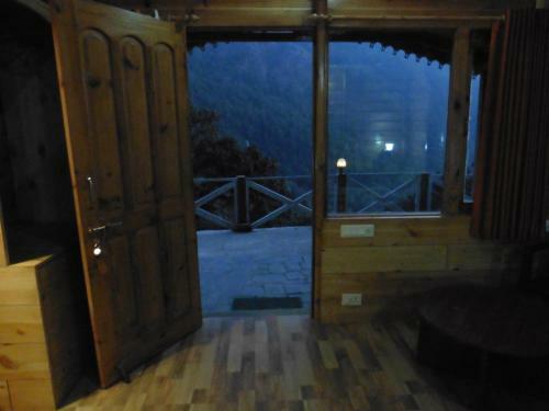 Lodge Pangot Retreat
