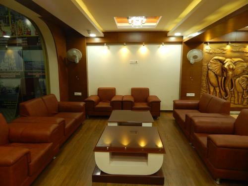 Hotel Aadhi