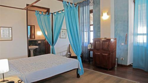 Hotel Neemrana's - Bungalow On The Beach