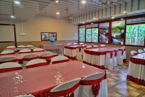 Hostal Clouds Village Farm Resort
